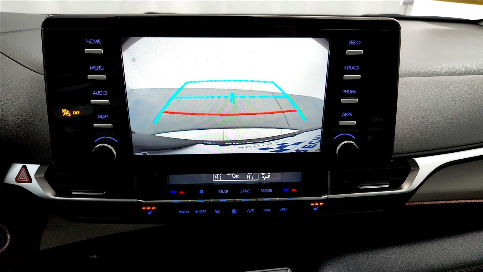 Used 2024 Toyota Sienna XLE image 33