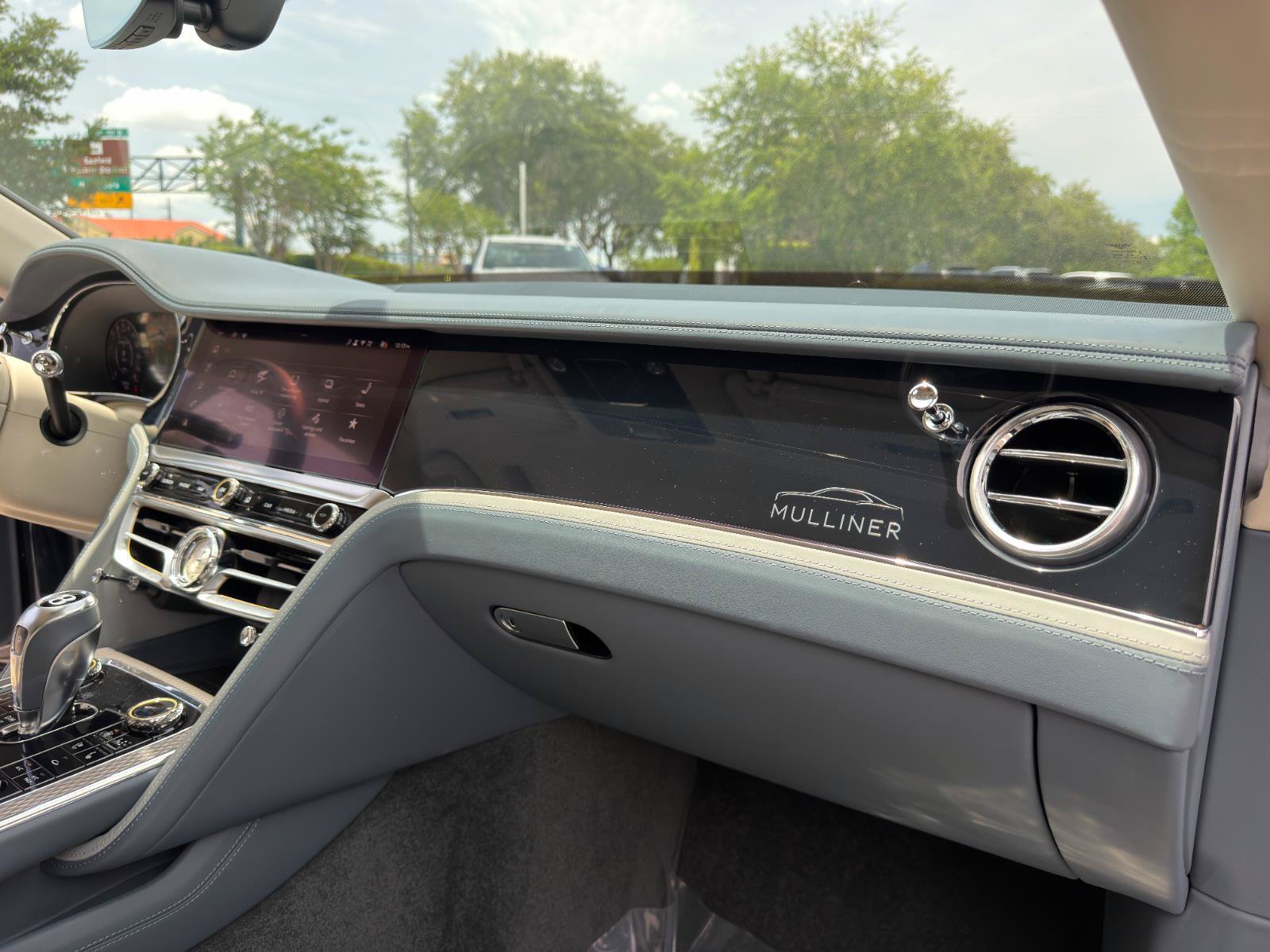 Used 2025 Bentley Flying Spur Plug-In Hybrid AWD/4WD image 17