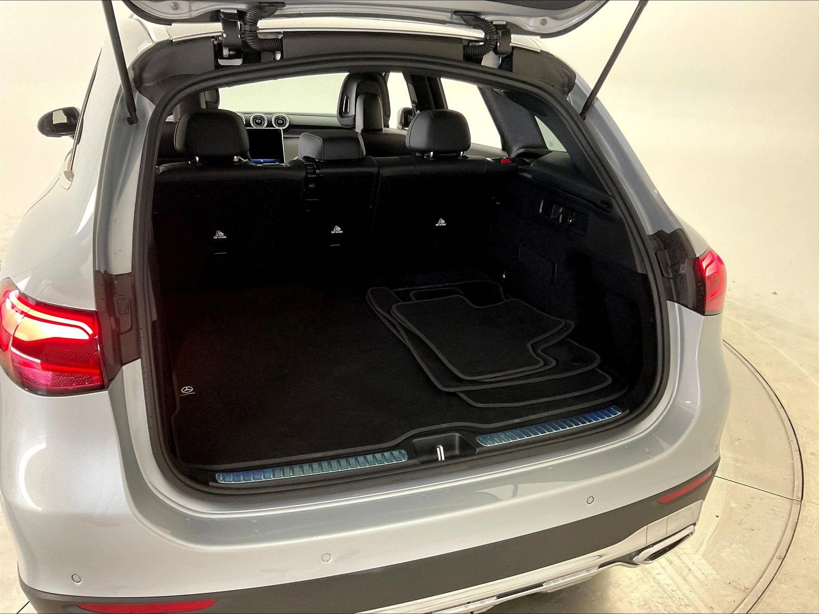 Used 2026 Mercedes-Benz GLC 300 4MATIC image 40