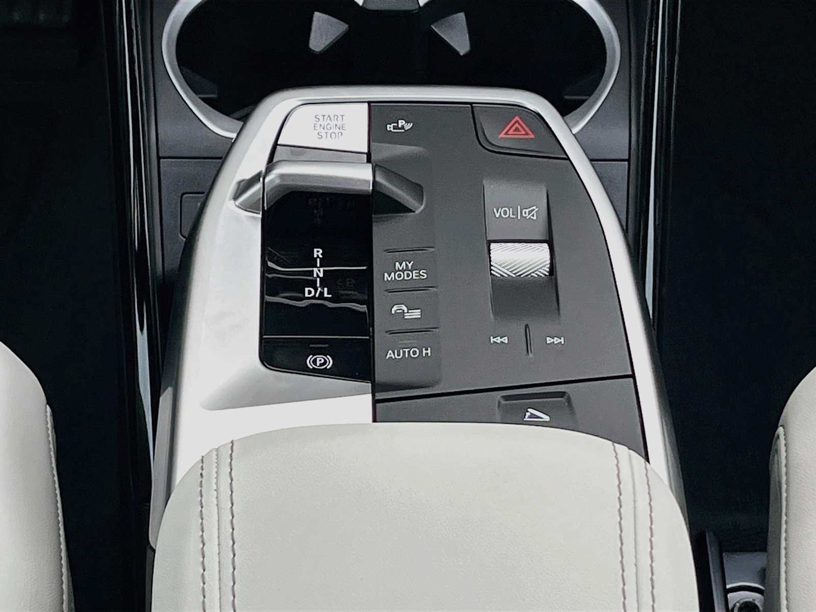 New 2027 BMW X1 xDrive28i AWD/4WD image 10