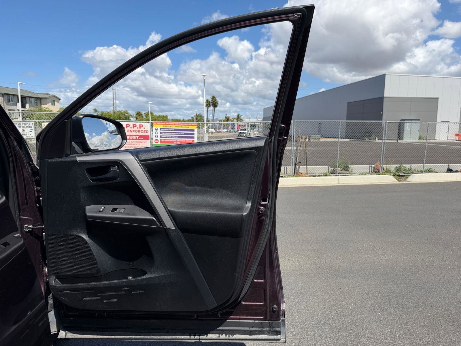 Used 2017 Toyota RAV4 LE w/ Carpet Mat Package FWD image 15