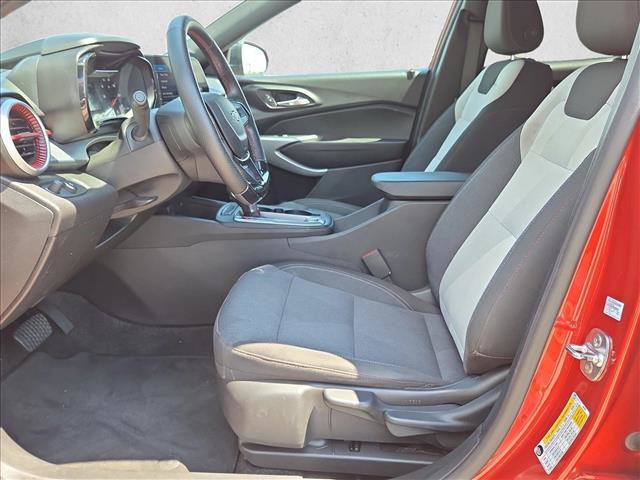 Used 2024 Chevrolet Trax RS w/ Driver Confidence Package FWD image 15