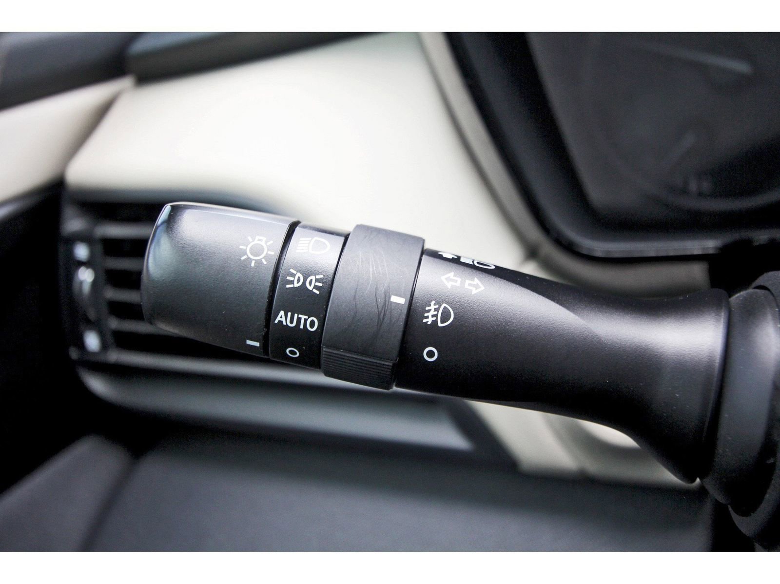 Used 2021 Subaru Outback Premium AWD/4WD image 17