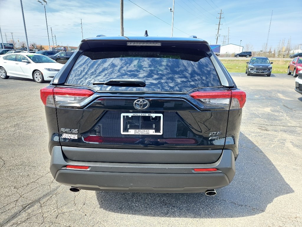 Used 2019 Toyota RAV4 XLE w/ Carpet Mat Package image 3