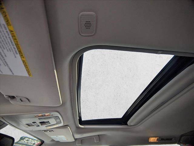 Used 2025 Toyota Sienna XLE FWD image 15