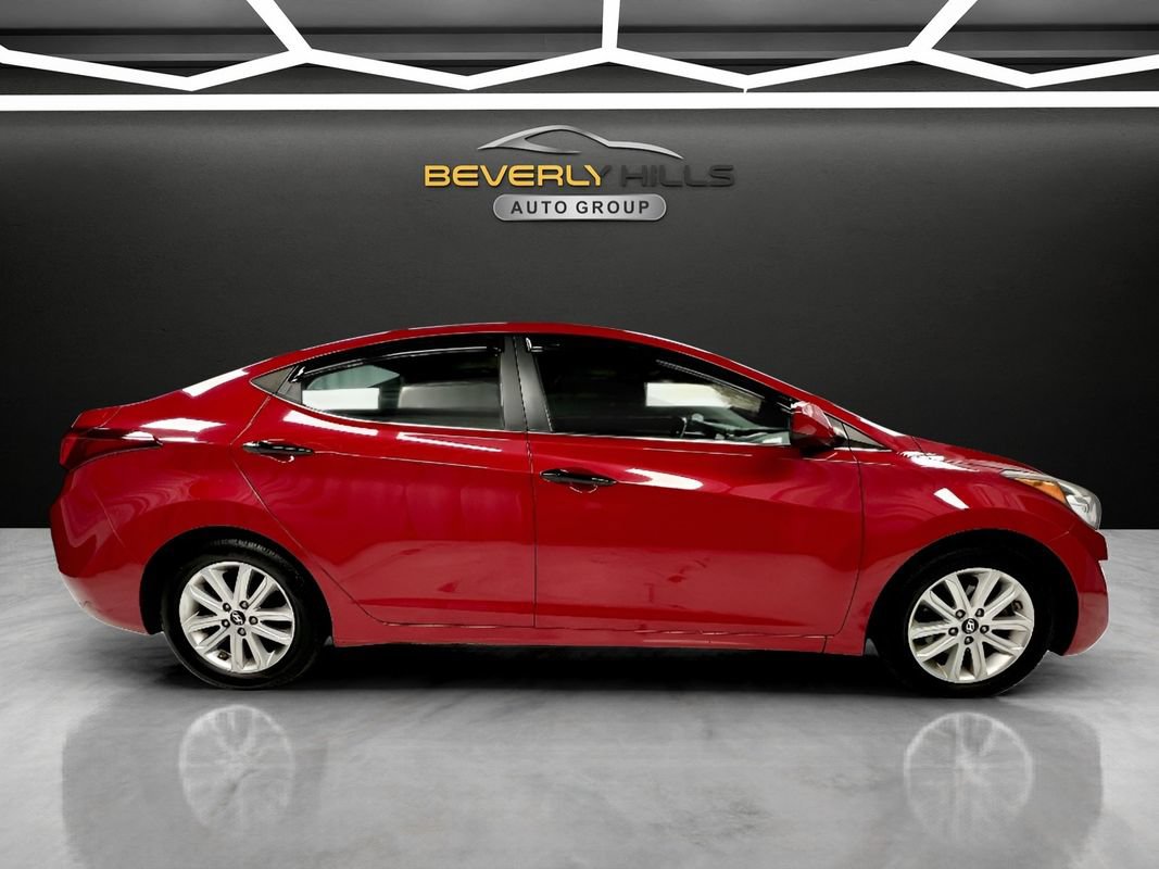 Used 2015 Hyundai Elantra SE w/ Option Group 03 FWD image 6