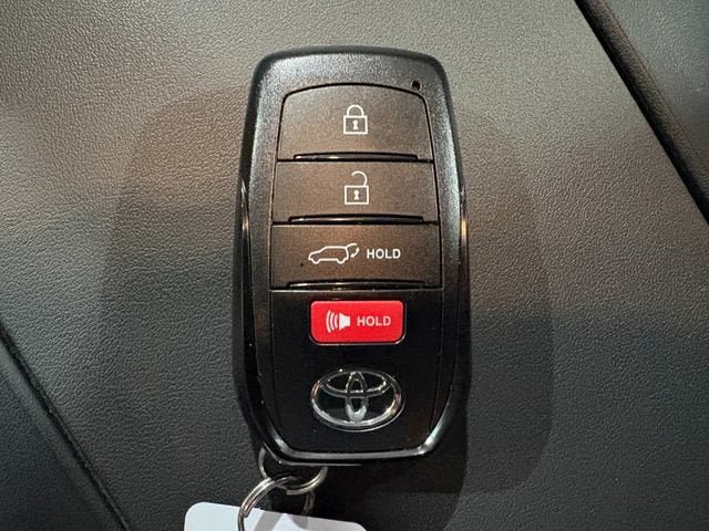 Certified 2024 Toyota Highlander XLE AWD/4WD image 23