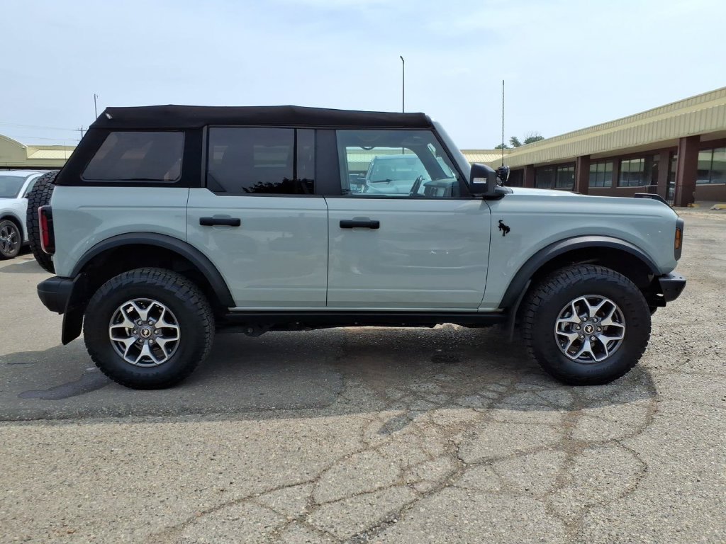 Used 2023 Ford Bronco Badlands AWD/4WD image 6