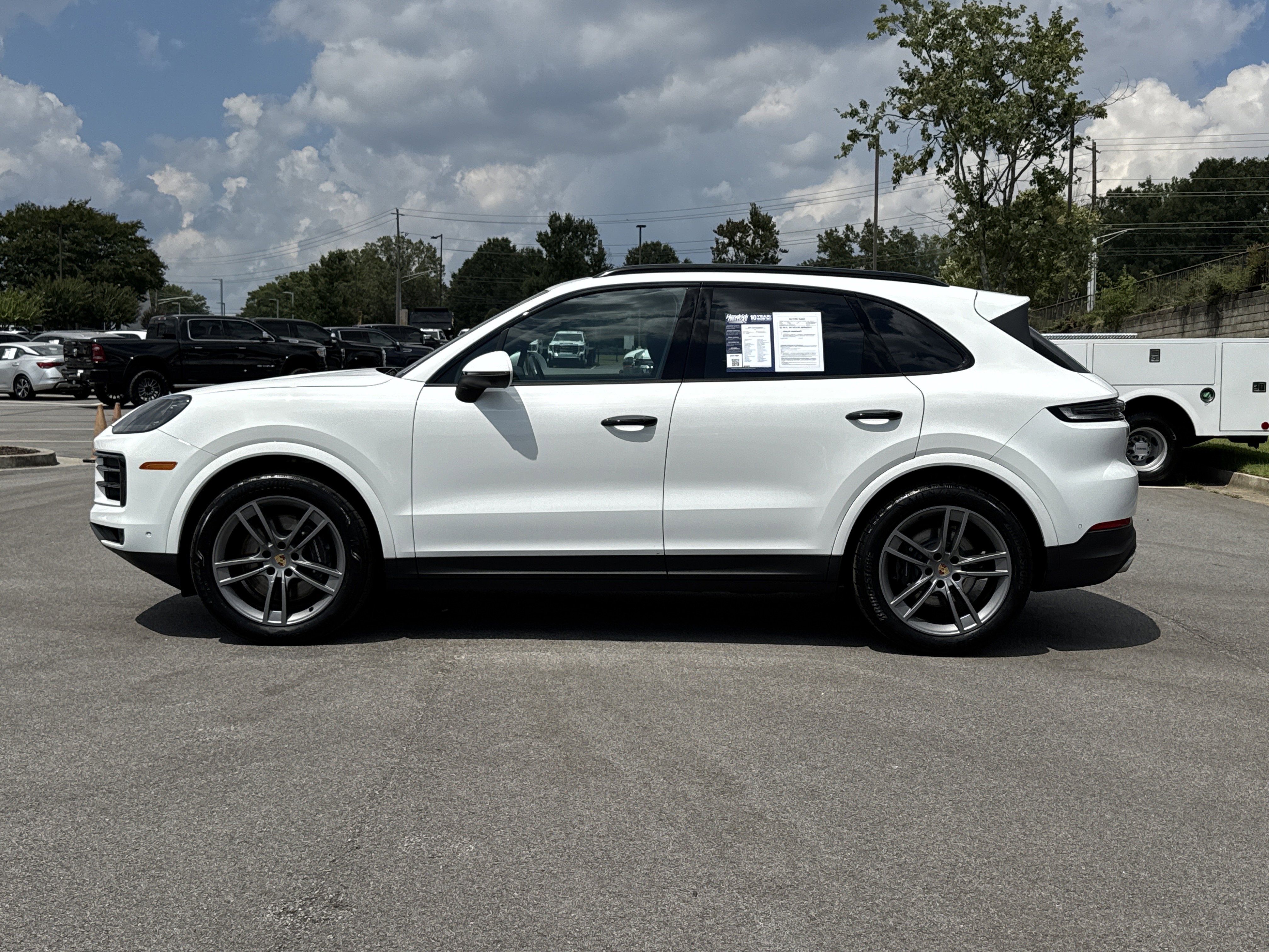 Used 2024 Porsche Cayenne image 7