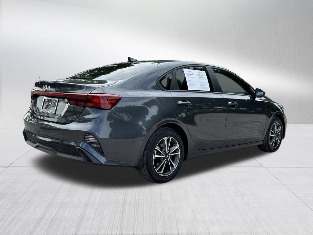 Used 2024 Kia Forte LXS w/ LXS Technology Package FWD image 5
