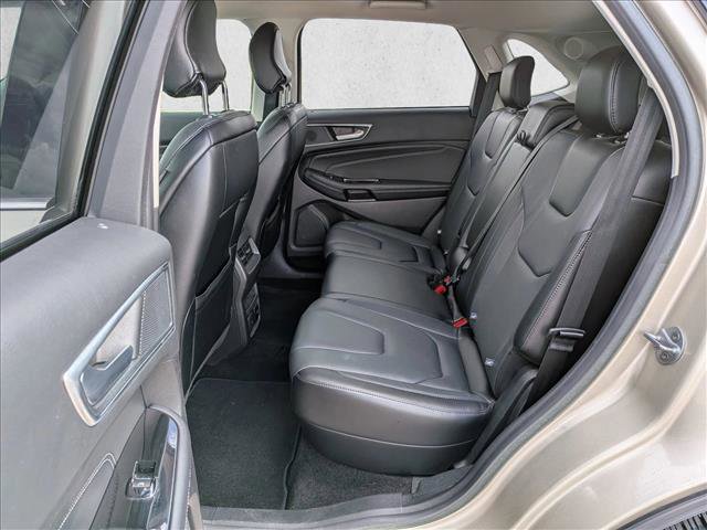 Used 2018 Ford Edge Titanium w/ Technology Package FWD image 18