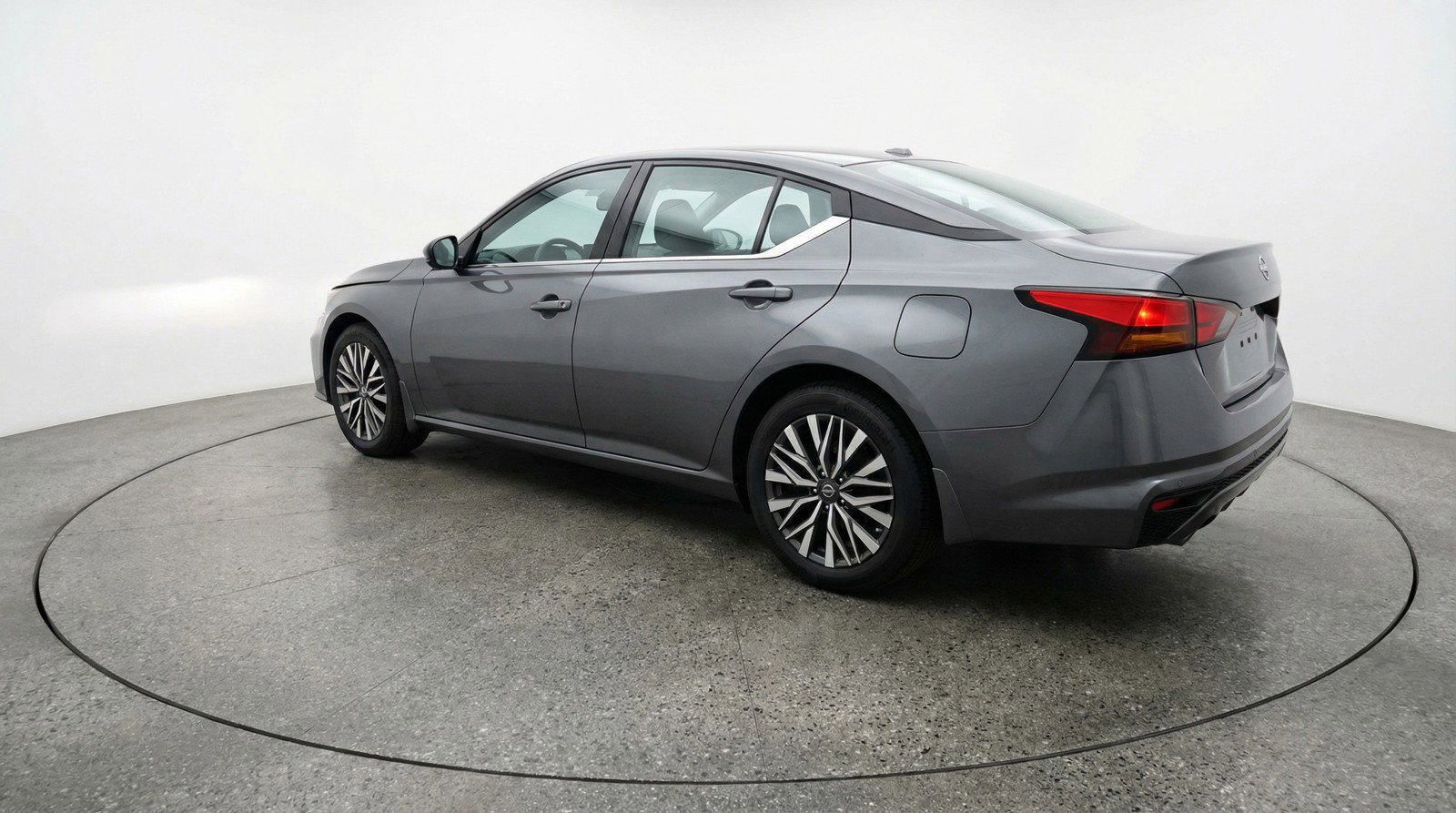Used 2025 Nissan Altima 2.5 SV image 6