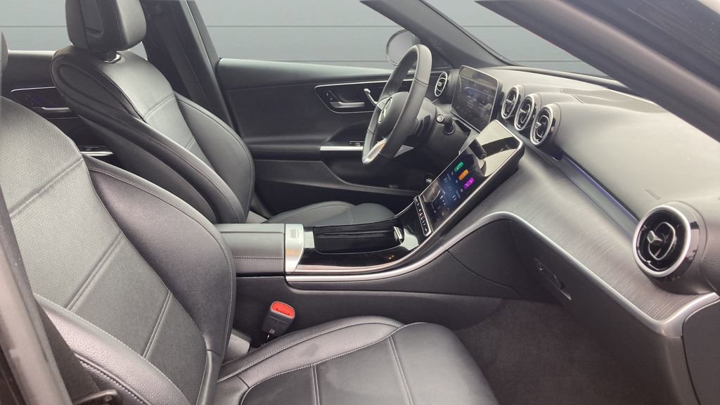 Used 2025 Mercedes-Benz C 300 4MATIC Sedan image 21