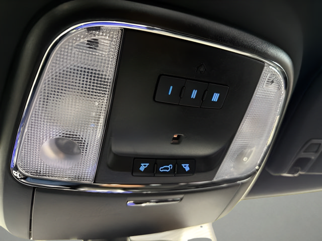 Used 2020 Jeep Grand Cherokee Altitude RWD image 24