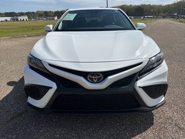 Used 2022 Toyota Camry SE image 6