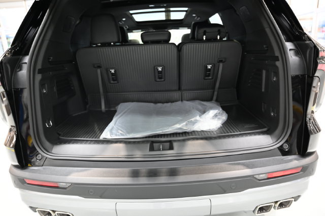 New 2027 Chevrolet Traverse LT w/ LPO, Floor Liner Package FWD image 29