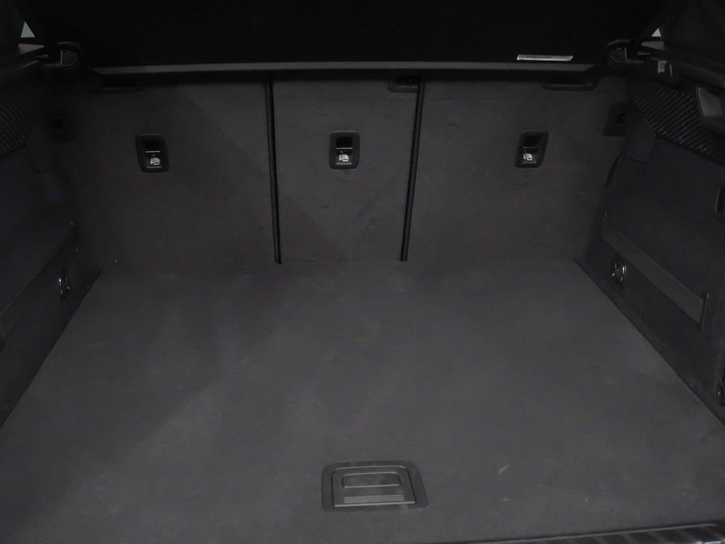 Certified 2025 Porsche Macan 4S Electric image 13