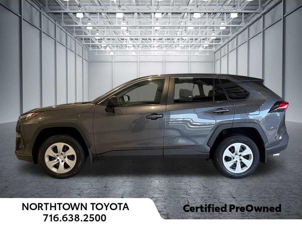 Used 2023 Toyota RAV4 LE AWD/4WD image 3