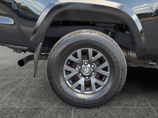 Certified 2022 Toyota Tacoma SR5 w/ SR5 Appearance Package (SM) AWD/4WD image 10
