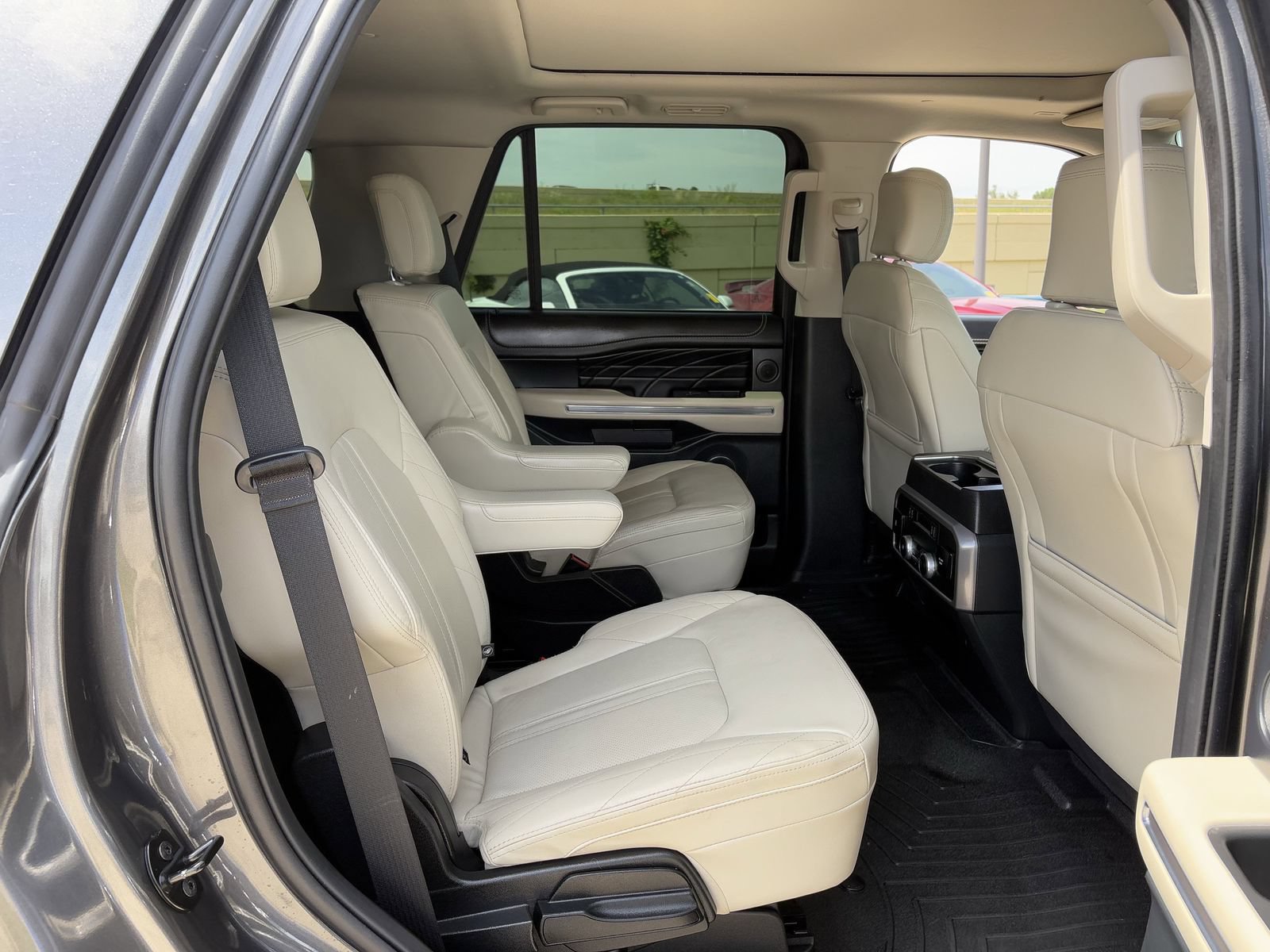 Used 2021 Ford Expedition Platinum AWD/4WD image 30