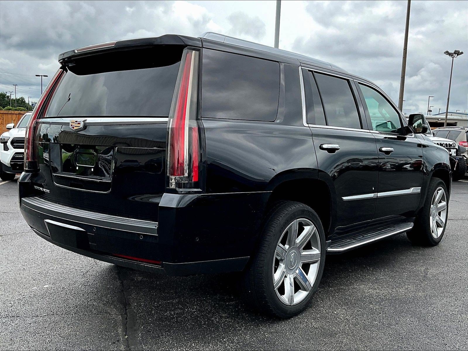 Used 2020 Cadillac Escalade Luxury AWD/4WD image 6