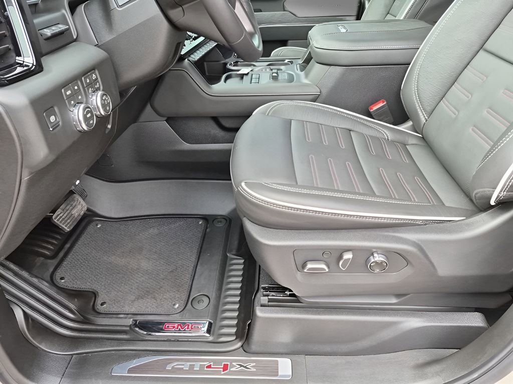 Used 2026 GMC Sierra 2500 AT4X w/ LPO, Black Badging Package image 38