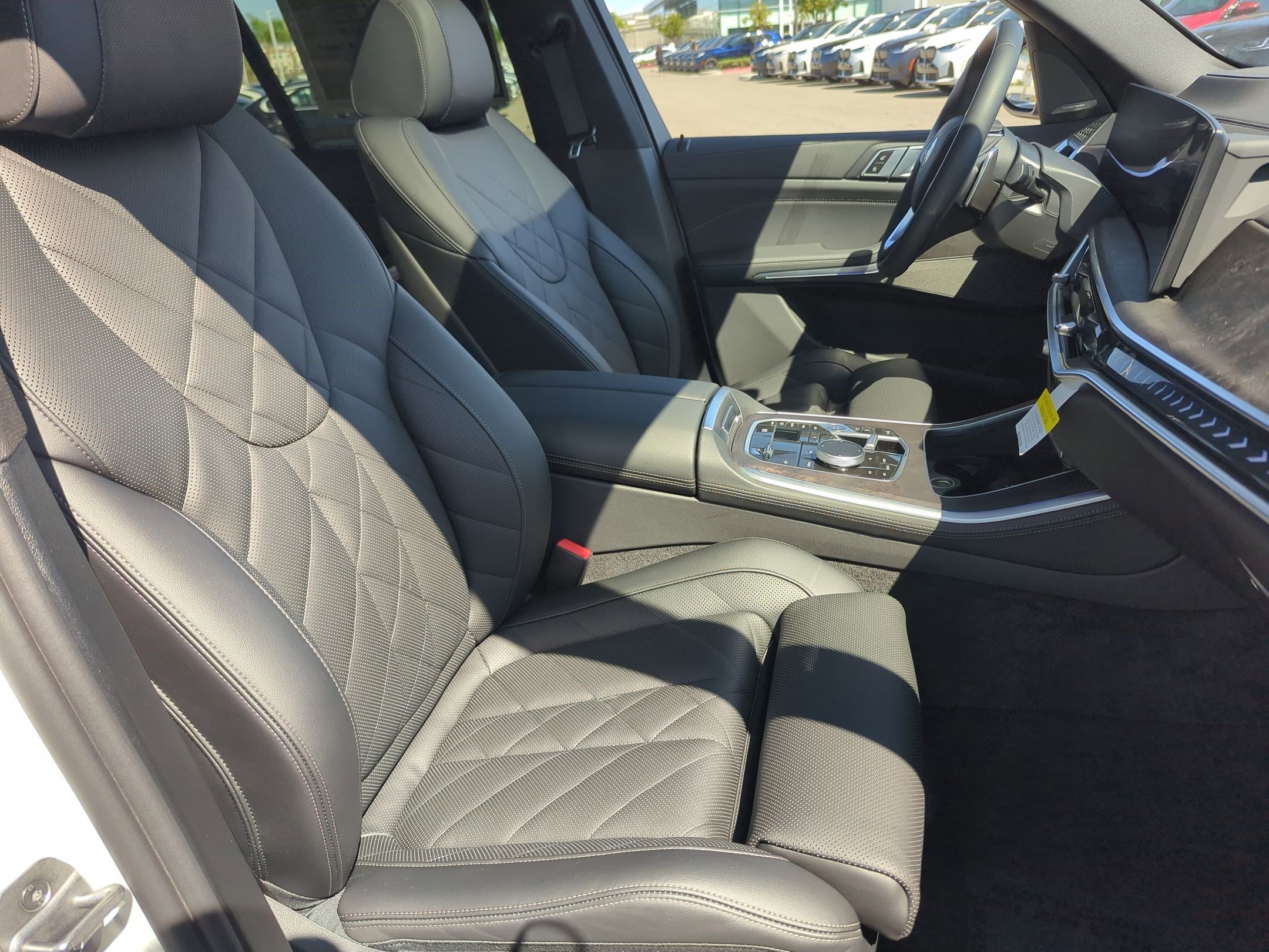 Used 2025 BMW X5 xDrive50e w/ Premium Package image 33