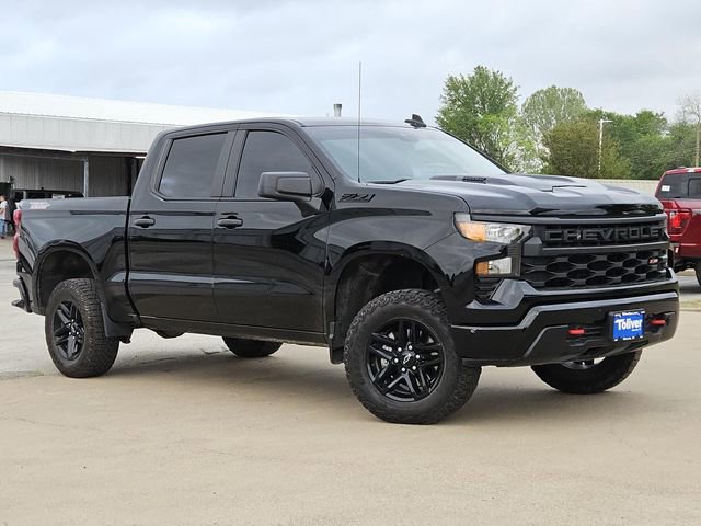 Used 2024 Chevrolet Silverado 1500 Custom Trail Boss w/ LPO, Dark Essentials Package AWD/4WD image 2