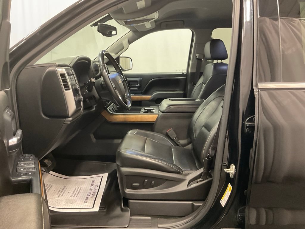 Used 2016 Chevrolet Silverado 1500 LTZ w/ Sport Package AWD/4WD image 4