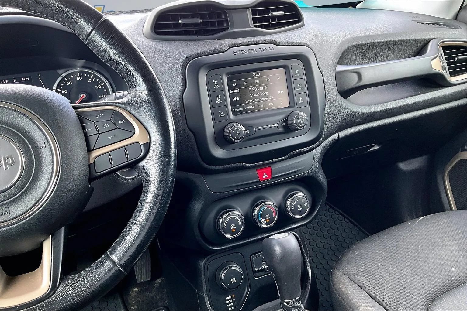 Used 2017 Jeep Renegade Latitude AWD/4WD image 9