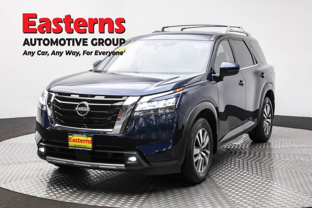 Used 2024 Nissan Pathfinder SL