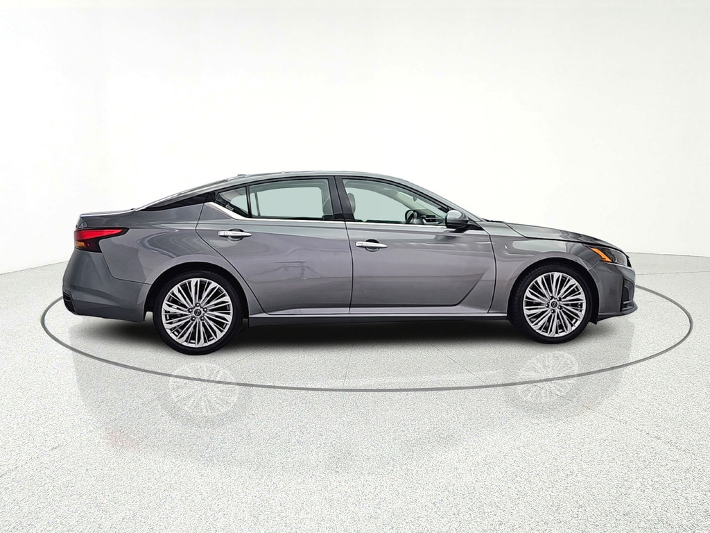 Used 2023 Nissan Altima 2.5 SL FWD image 7