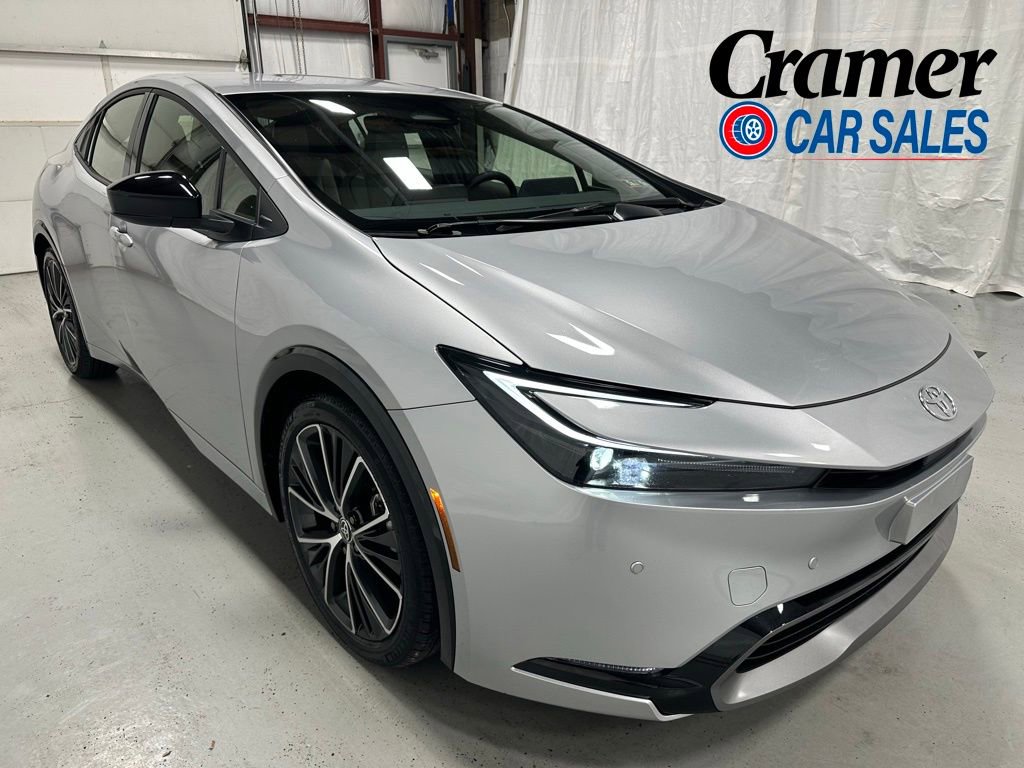 Used 2025 Toyota Prius XLE image 1