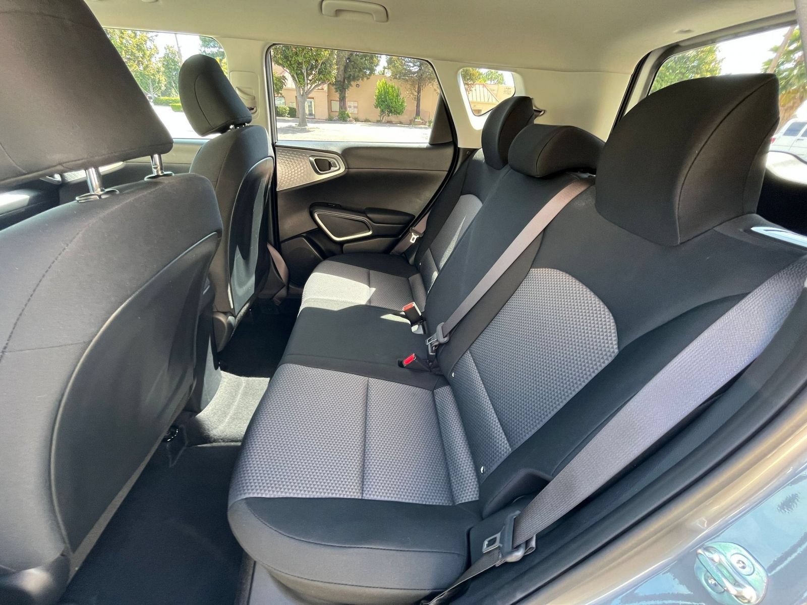 Used 2025 Kia Soul LX w/ LX Technology Package FWD image 22