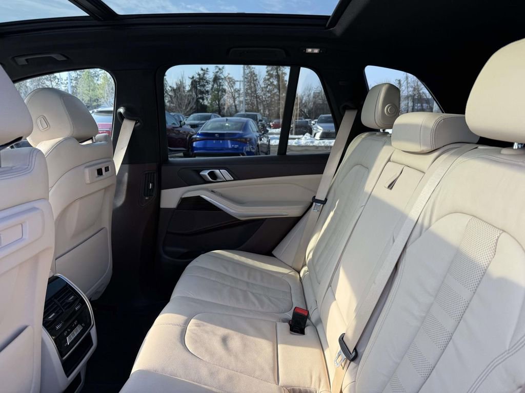 Used 2019 BMW X5 xDrive40i w/ Premium Package 2 image 16