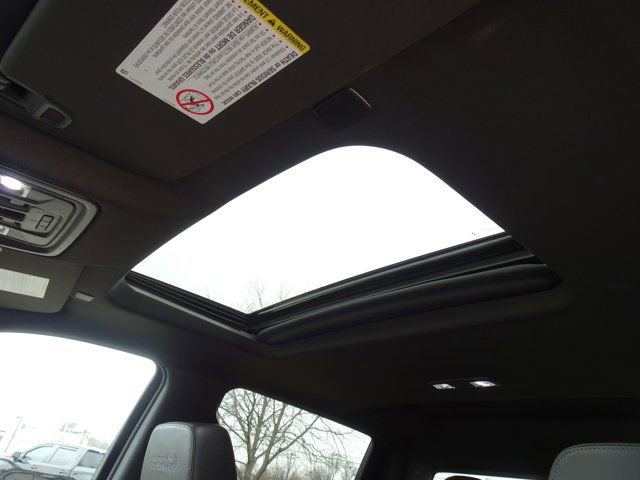 Used 2022 Chevrolet Silverado 2500 High Country w/ Z71 Off-Road Package image 13