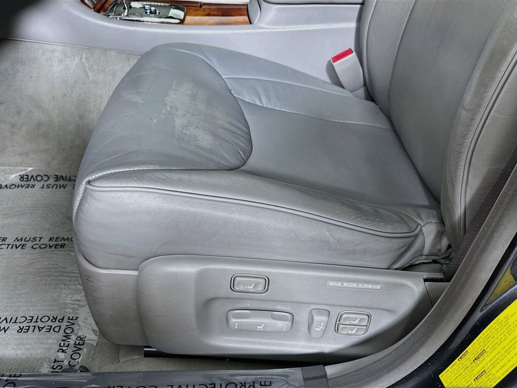 Used 2004 Lexus LS 430 w/ Modern Luxury Pkg RWD image 23