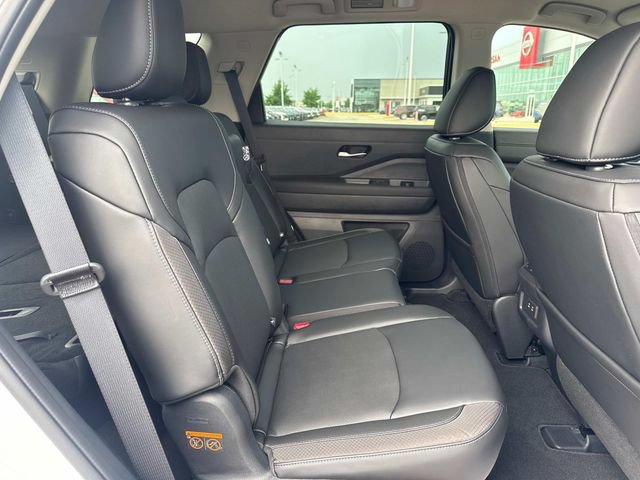 New 2026 Nissan Pathfinder SL FWD image 10