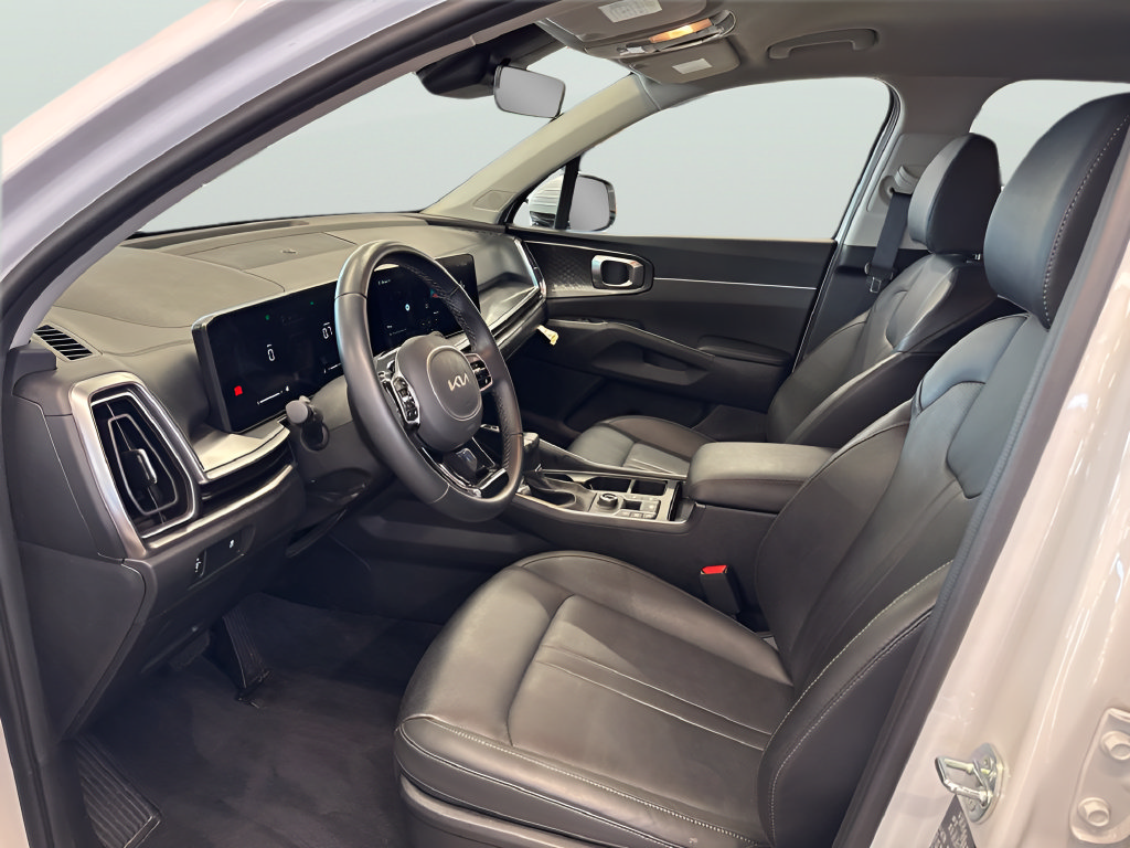 Certified 2025 Kia Sorento S AWD/4WD image 10