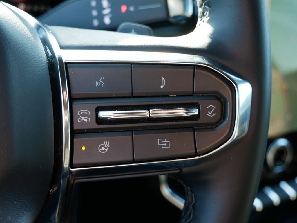 Used 2025 GMC Acadia Elevation image 23