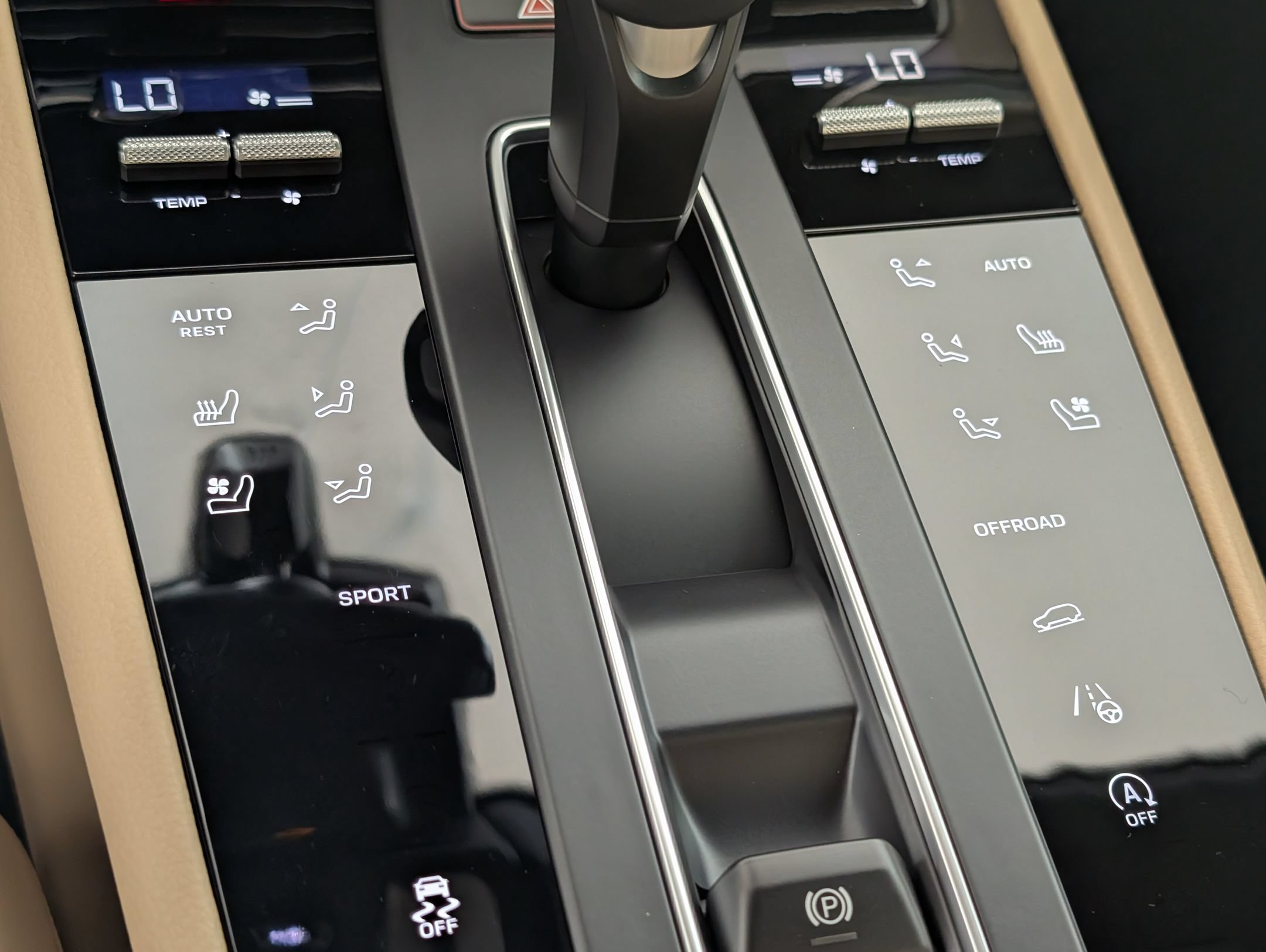 Certified 2026 Porsche Macan AWD/4WD image 25