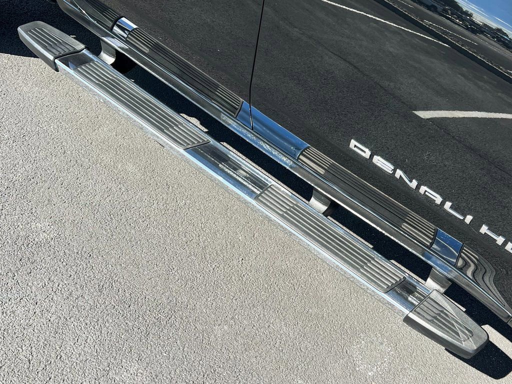 Used 2024 GMC Sierra 2500 Denali image 16