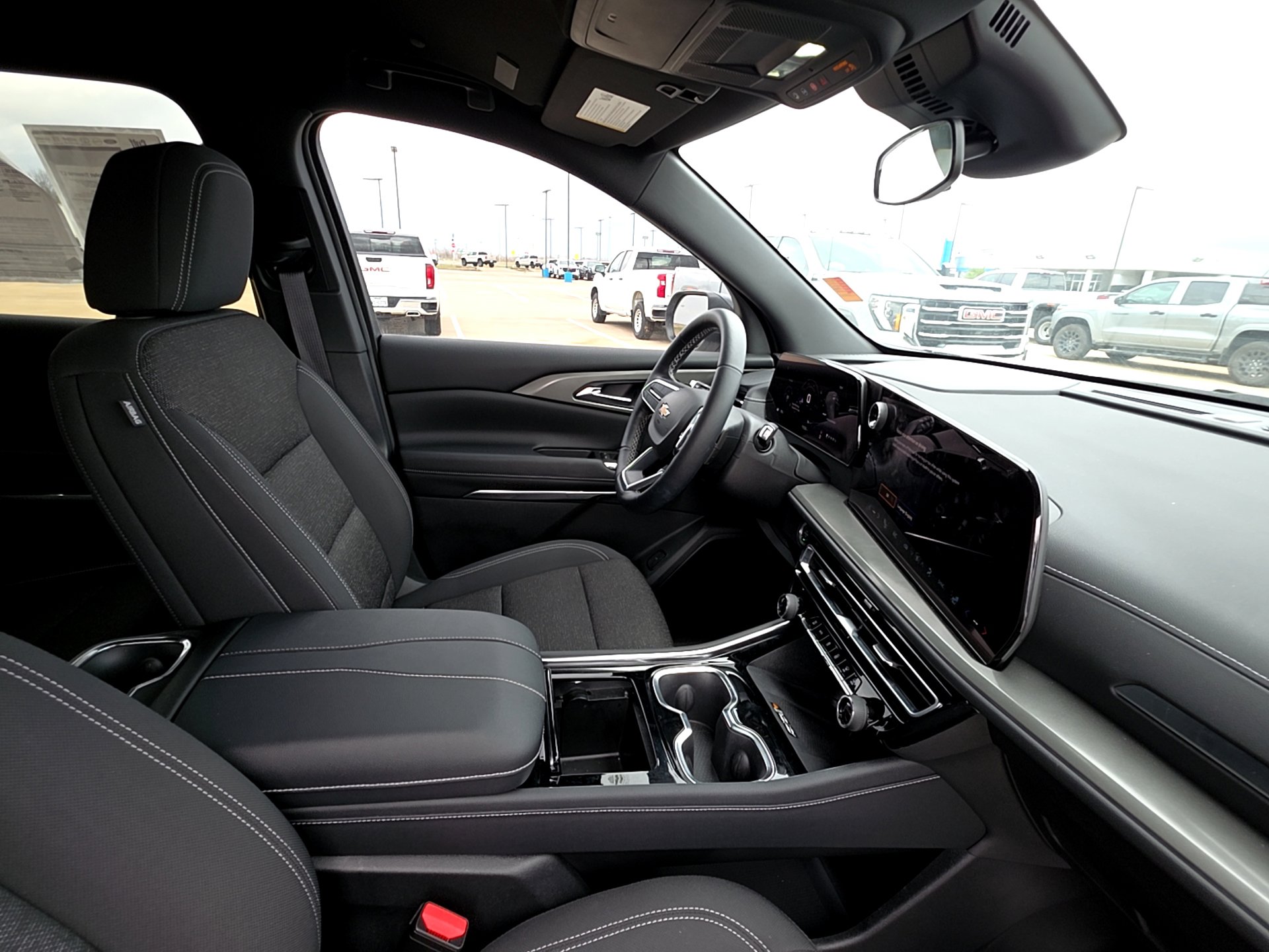 Used 2024 Chevrolet Traverse LT image 17