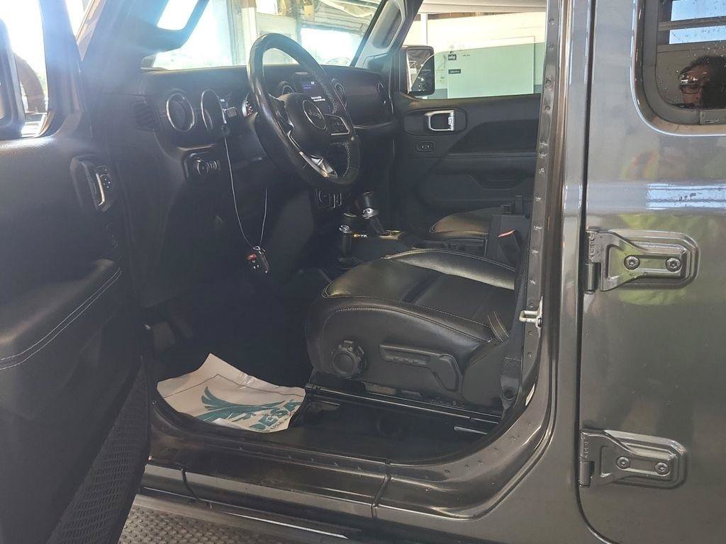 Used 2019 Jeep Wrangler Unlimited Sahara AWD/4WD image 9