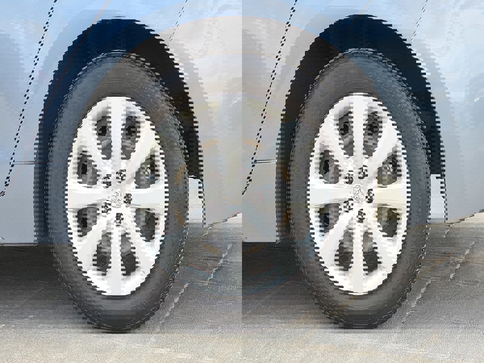 Used 2023 Toyota Corolla LE w/ Carpet Mat Package (TMS) image 5