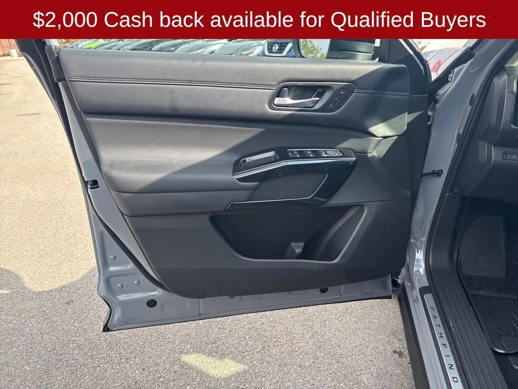 New 2026 Nissan Pathfinder Platinum image 11