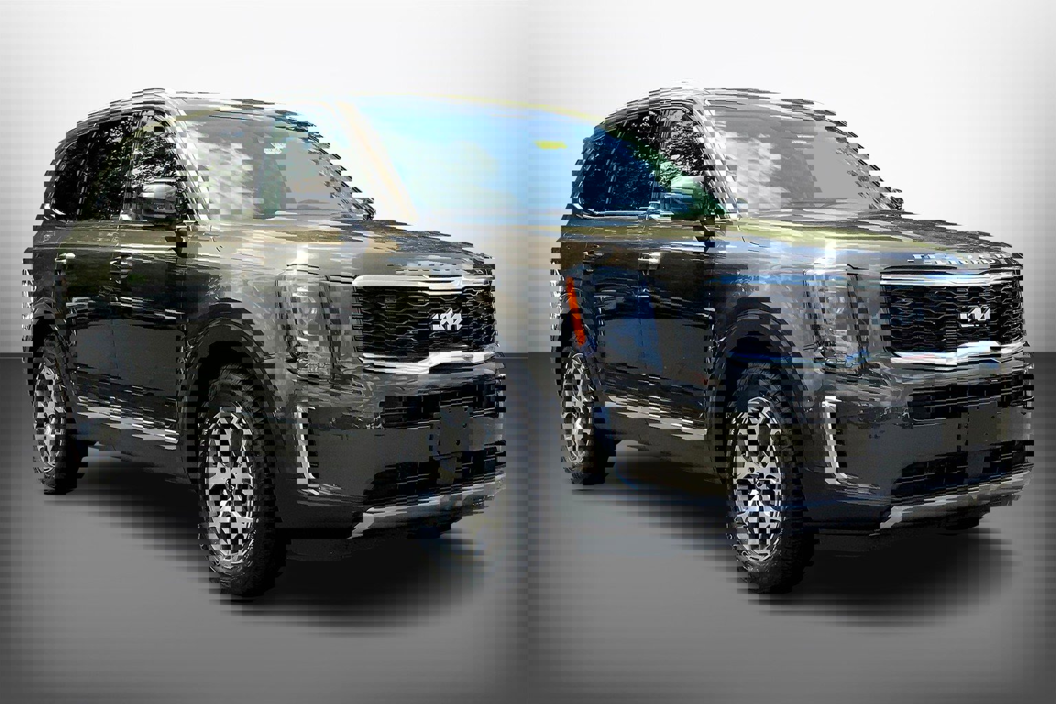 Used 2022 Kia Telluride EX image 3