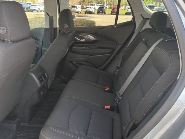 Used 2024 GMC Terrain SLE w/ Driver Convenience Package FWD image 13