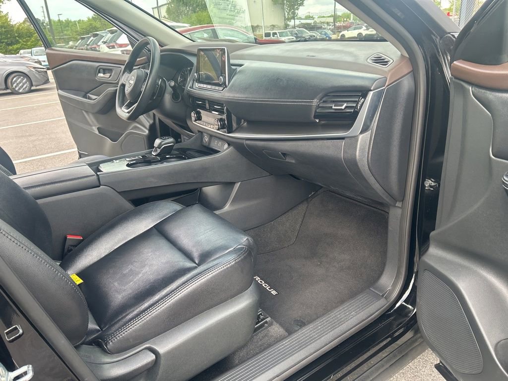 Certified 2023 Nissan Rogue SV FWD image 26