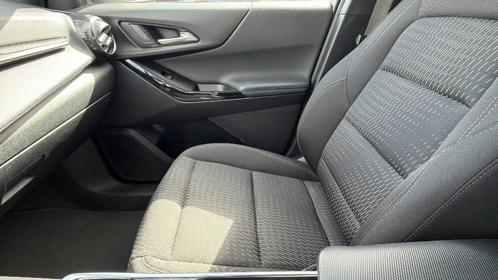 Used 2025 Chevrolet Equinox LT image 12